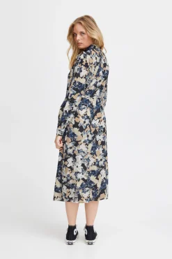 IHGANAVA Robe