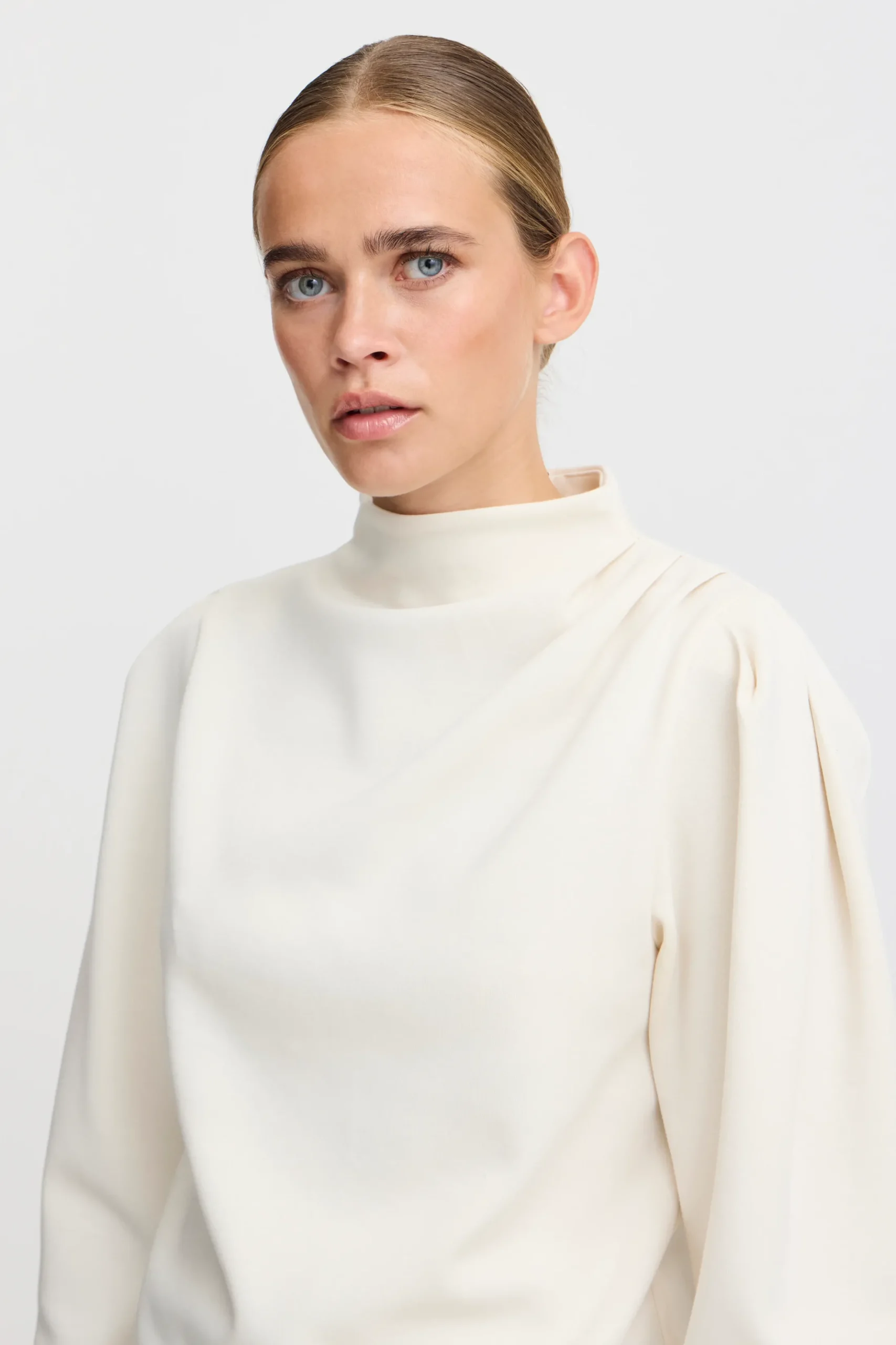 IHNAIDA Blouse