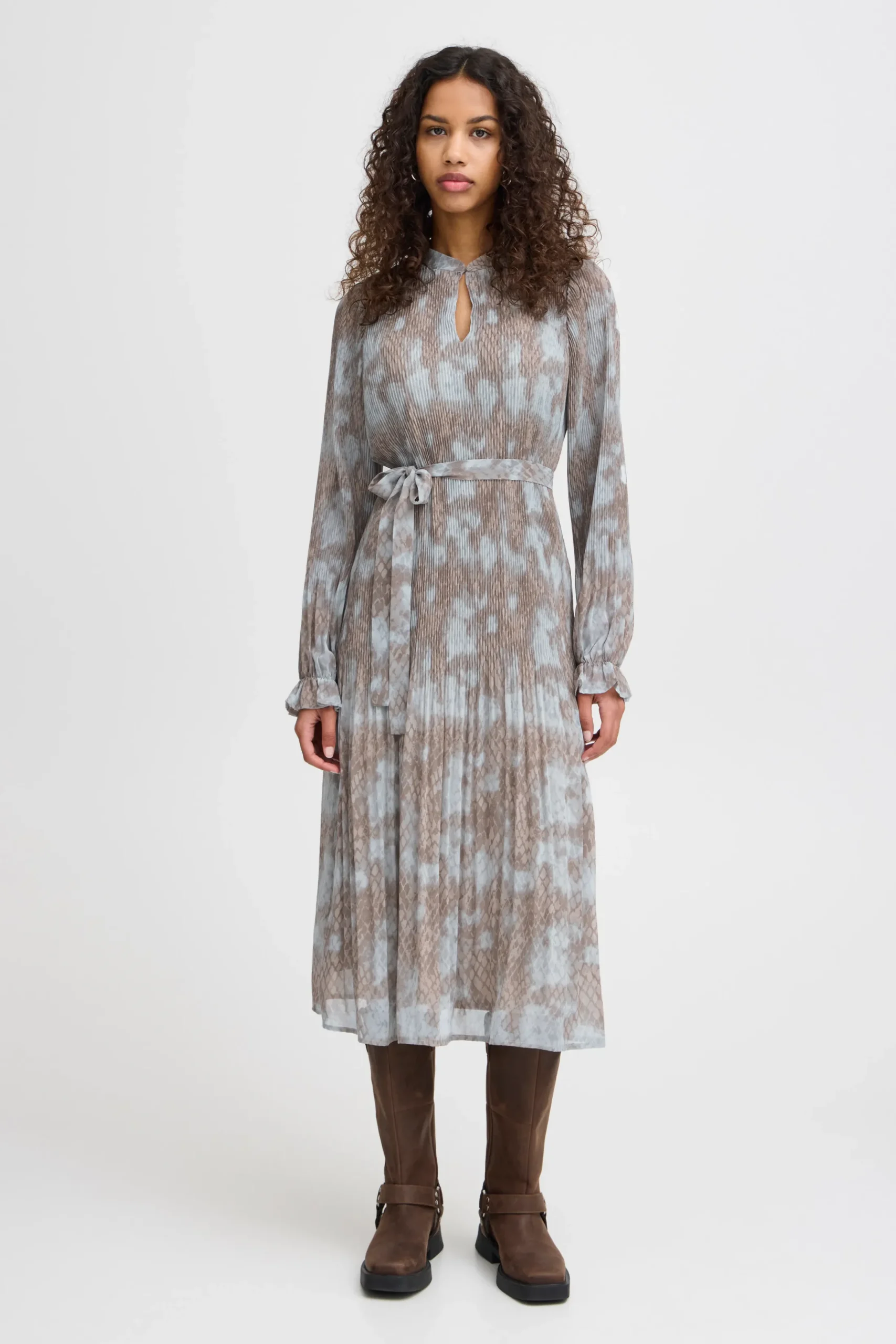 IHNEALLY Robe