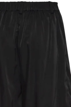 IHTUTTA Shorts