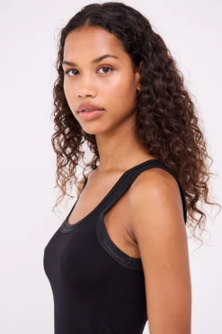 IHZOLA Top