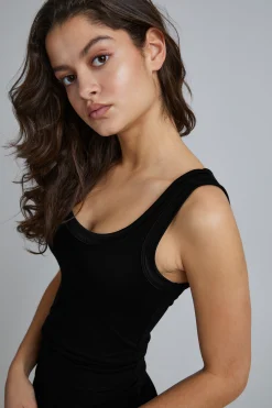 IHZOLA Top