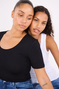 IHZOLA T-shirt